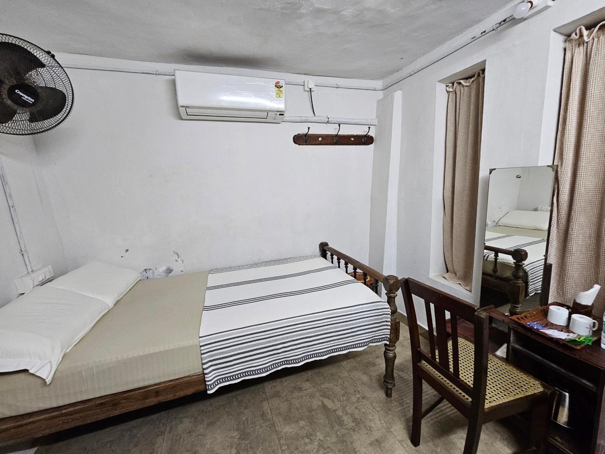 Idha Artists' Gallery - Stay With Art Kochi Exterior photo